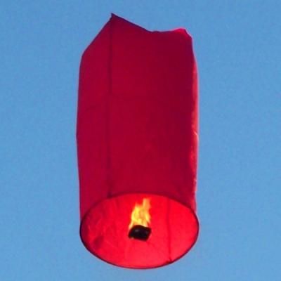 Létající lampion červený sloup