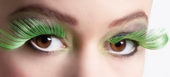 green eyelashes