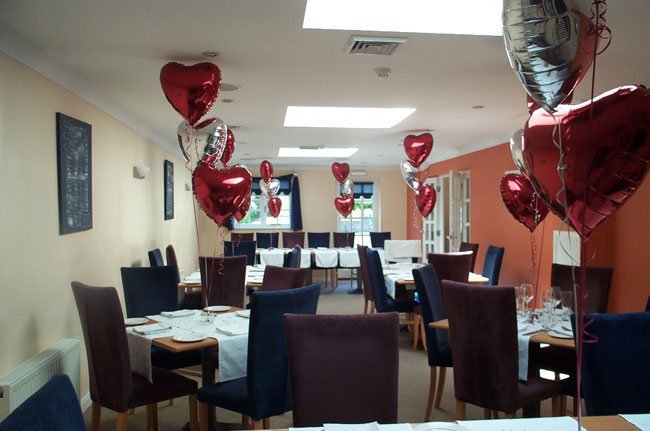 Balloon bouquets as a table centerpiece